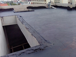 Thi công chống thấm sàn mái nhà anh Kiên tại 20 Hàng Chuối, Hà Nội bằng Màng khò Compernit